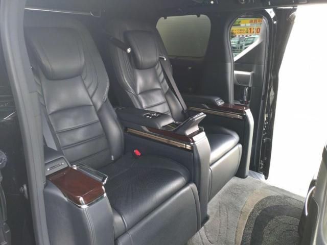 TOYOTA ALPHARD hybrid 4WD 2017