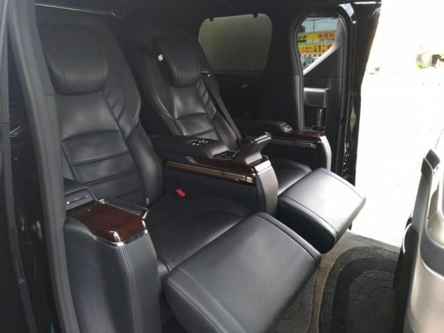 TOYOTA ALPHARD hybrid 4WD 2017