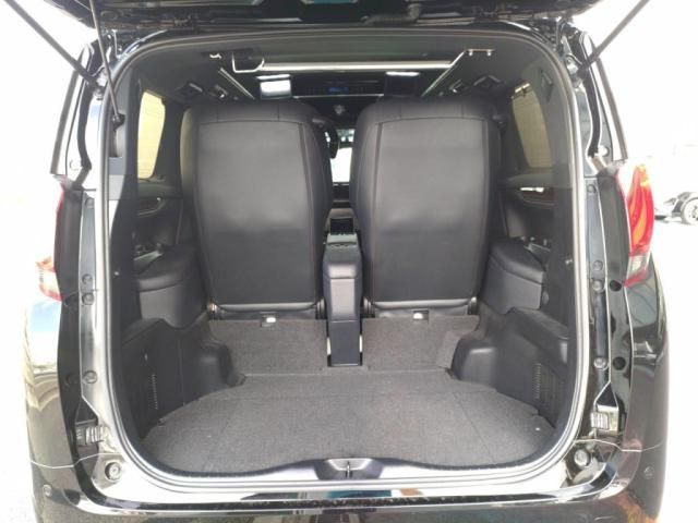 TOYOTA ALPHARD hybrid 4WD 2017