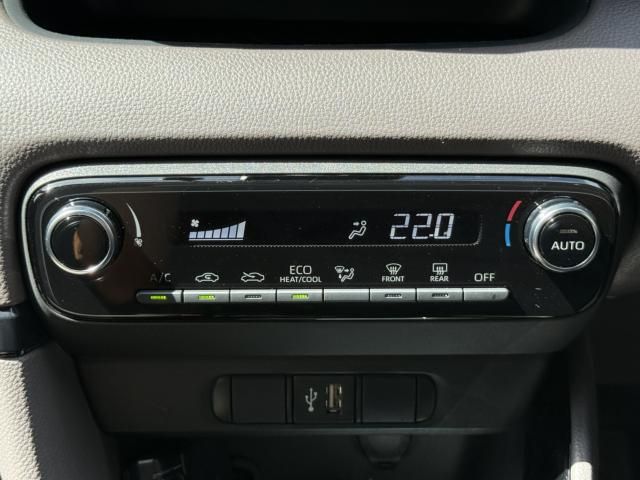 TOYOTA YARIS HYBRID 2021