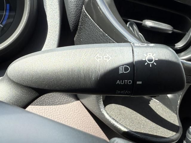 TOYOTA YARIS HYBRID 2021