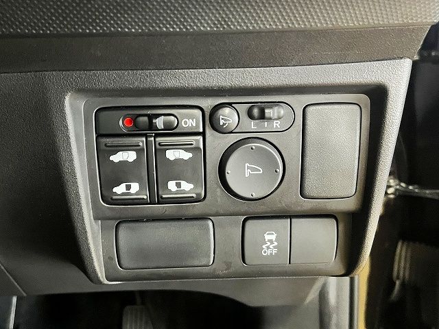 HONDA FREED Spike 2012