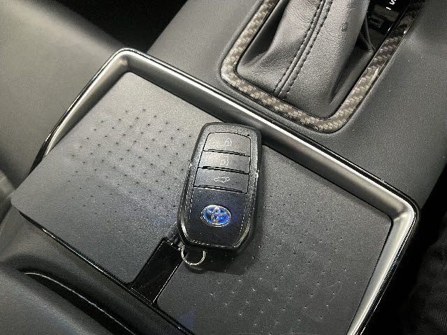 TOYOTA HARRIER HYBRID 2021