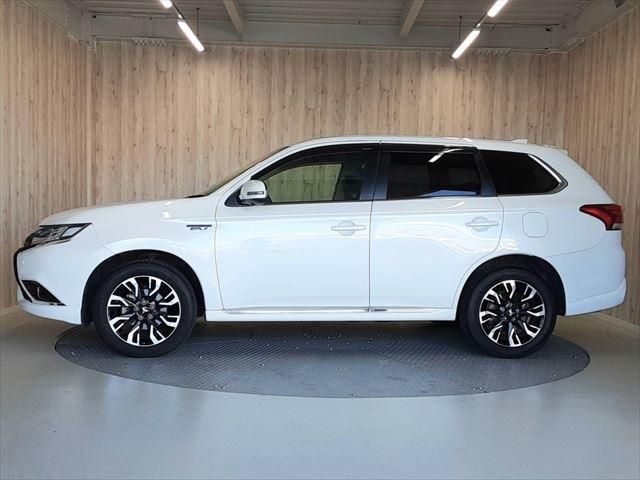 MITSUBISHI OUTLANDER PHEV 2015