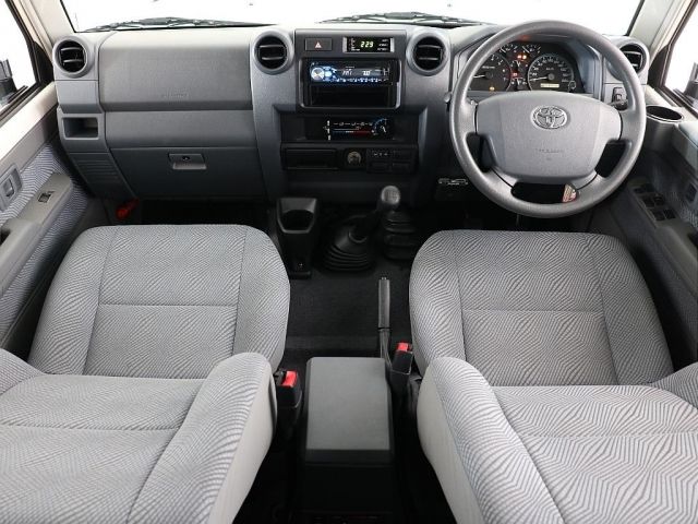 TOYOTA LANDCRUISER PICKUP 2015