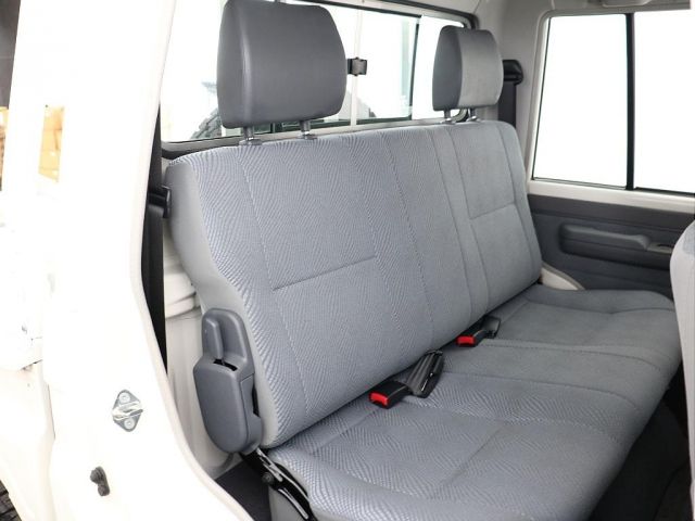 TOYOTA LANDCRUISER PICKUP 2015