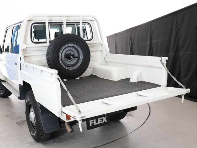 TOYOTA LANDCRUISER PICKUP 2015