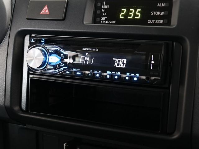 TOYOTA LANDCRUISER PICKUP 2015