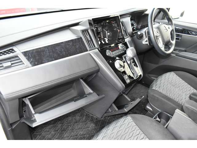 MITSUBISHI DELICA D:5 4WD 2022