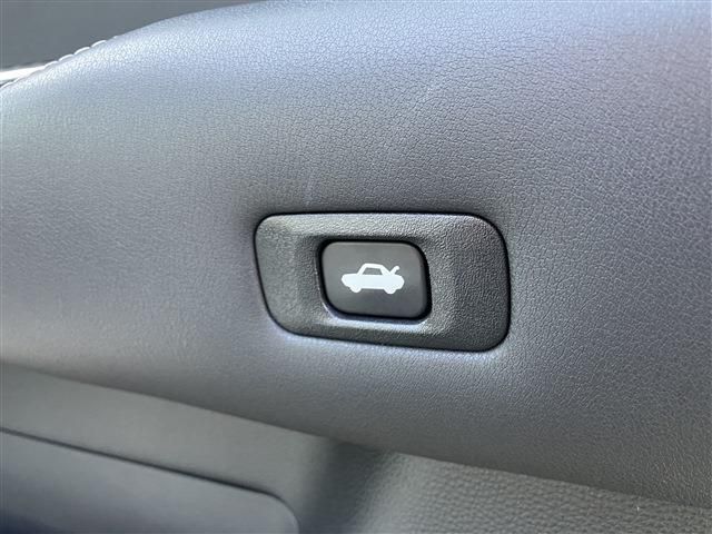 TOYOTA CROWN sedan hybrid 2018