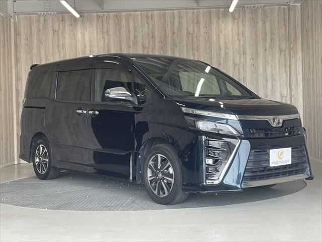 TOYOTA VOXY 2018
