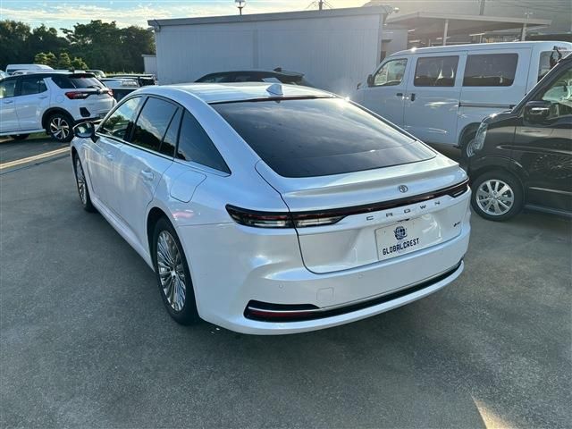 TOYOTA CROWN sedan hybrid 2024