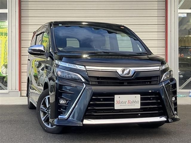 TOYOTA VOXY 2020