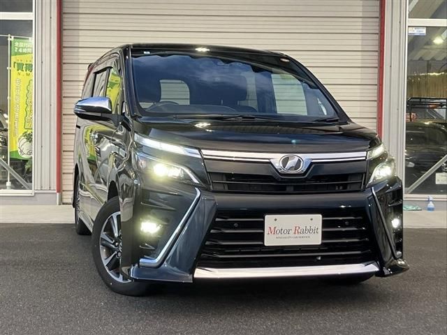 TOYOTA VOXY 2020