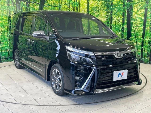 TOYOTA VOXY 2019