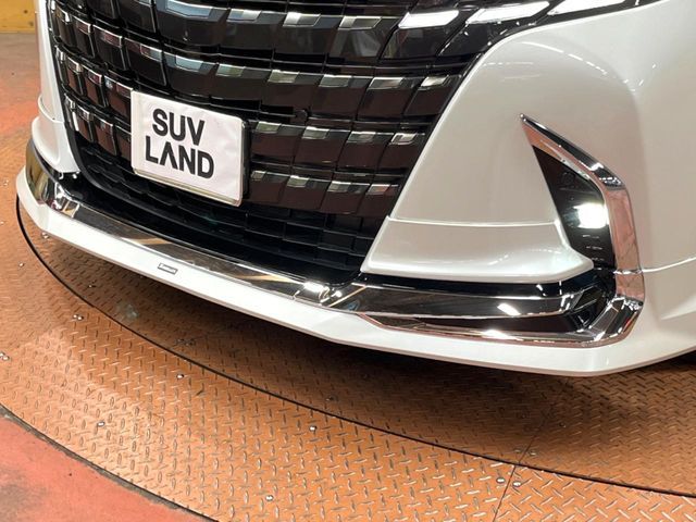 TOYOTA ALPHARD 2024