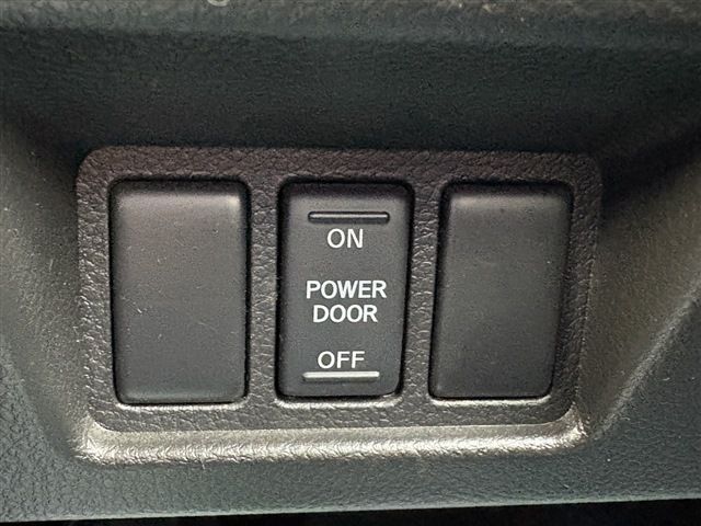 NISSAN SERENA  WG 4WD 2012