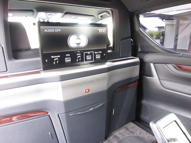 TOYOTA ALPHARD hybrid 4WD 2016