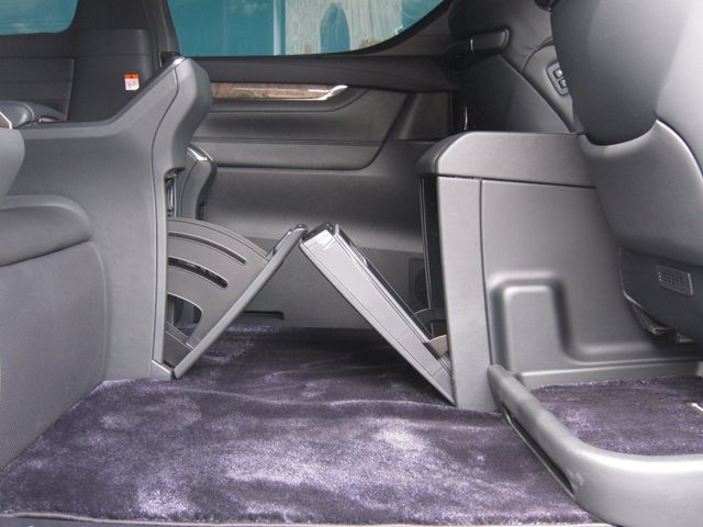 TOYOTA ALPHARD hybrid 4WD 2023