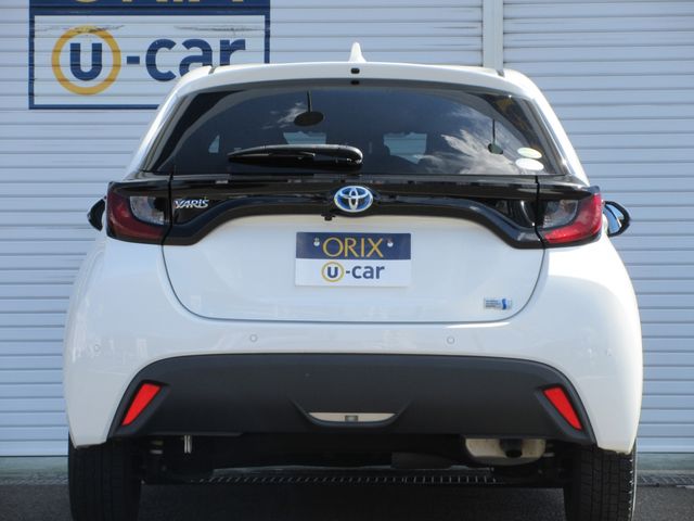 TOYOTA YARIS HYBRID 2020
