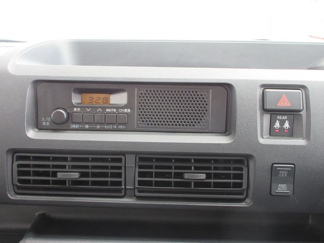 DAIHATSU HIJET CARGO 4WD 2024