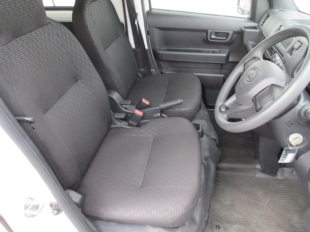 DAIHATSU HIJET CARGO 4WD 2024