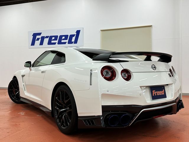 NISSAN GT-R 2016