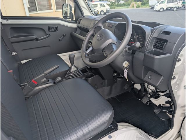 DAIHATSU HIJET truck 4WD 2025