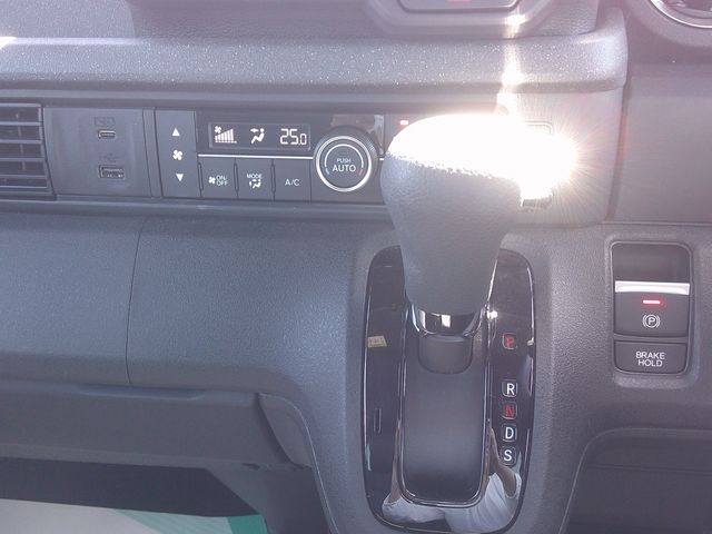 HONDA N BOX CUSTOM 2025