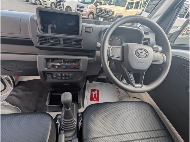 DAIHATSU HIJET truck 4WD 2025