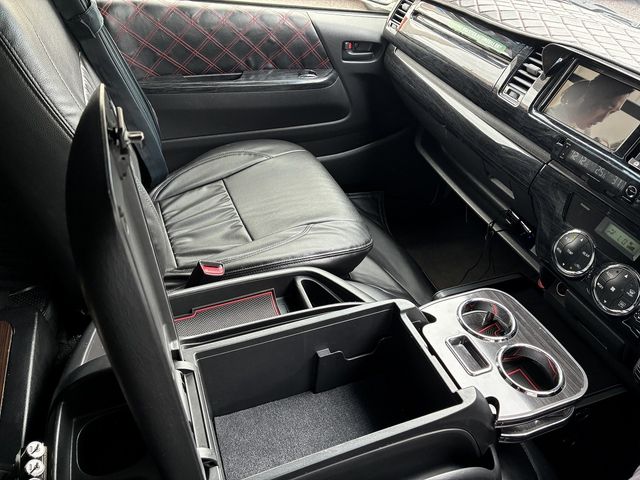 TOYOTA HIACE wagon 4WD 2013