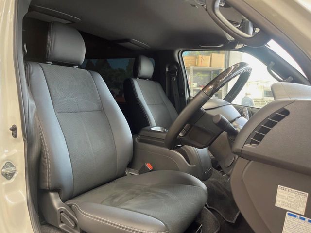 TOYOTA HIACE van 2WD 2024