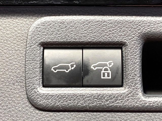 TOYOTA HARRIER 2WD 2023