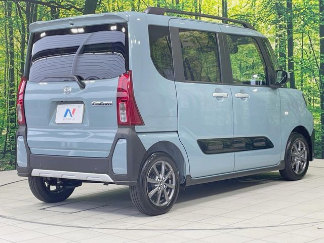 DAIHATSU TANTO FAN CROSS 2024