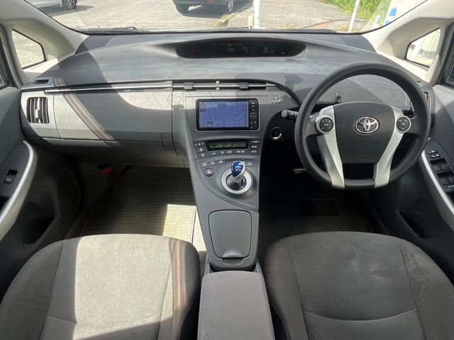 TOYOTA PRIUS 2011