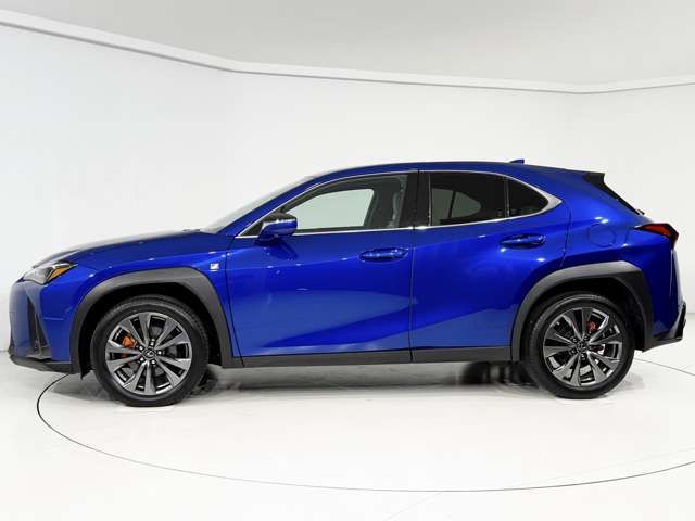 TOYOTA LEXUS UX200 2024