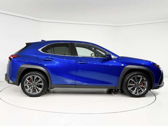 TOYOTA LEXUS UX200 2024