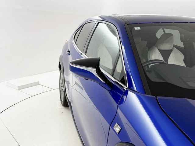 TOYOTA LEXUS UX200 2024