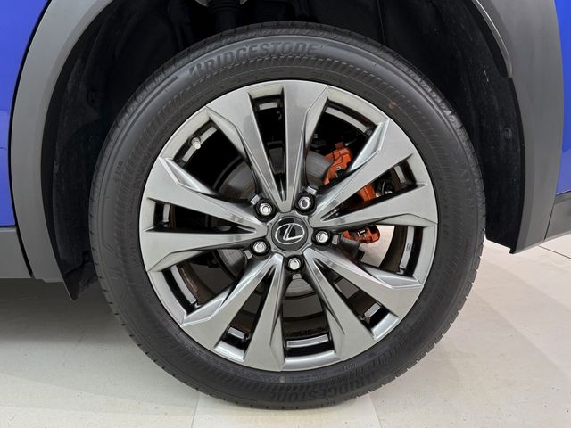 TOYOTA LEXUS UX200 2024