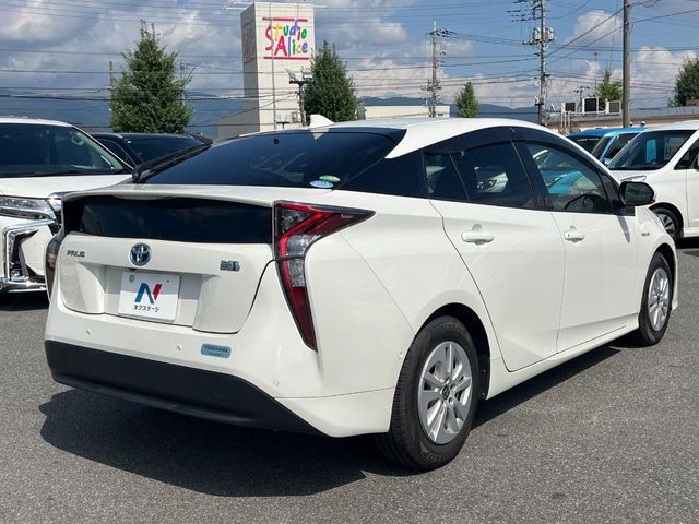 TOYOTA PRIUS 2018