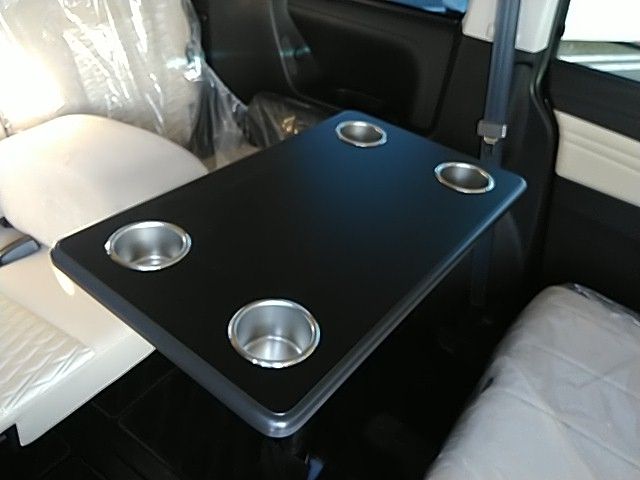 MITSUBISHI DELICA D:5 4WD 2025