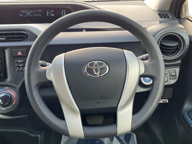 TOYOTA AQUA 2014