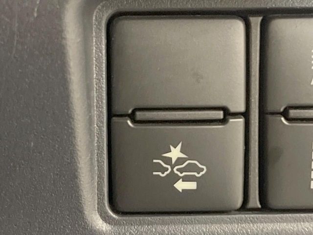 TOYOTA VOXY 4WD 2016