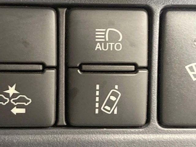 TOYOTA VOXY 4WD 2016