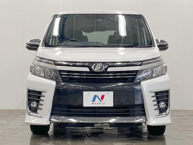 TOYOTA VOXY 4WD 2016