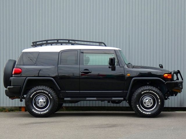 TOYOTA FJ CRUISER 4WD 2011