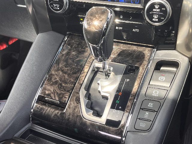 TOYOTA VELLFIRE  HYBRID 4WD 2022