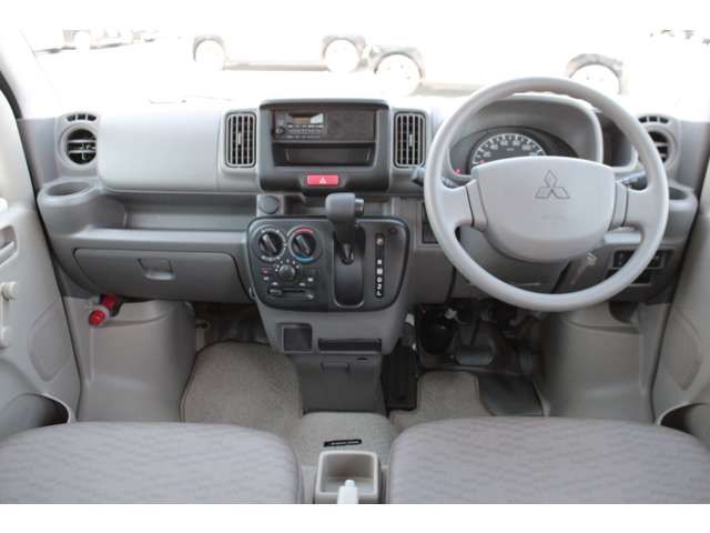 MITSUBISHI MINICAB van 2025