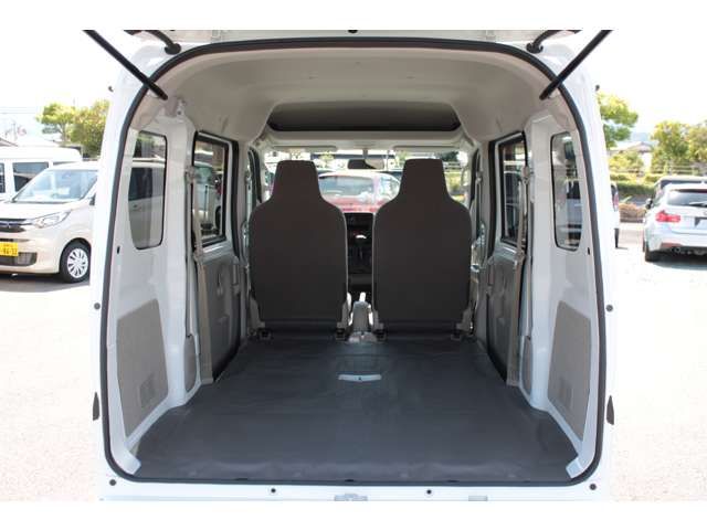 MITSUBISHI MINICAB van 2025