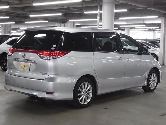 TOYOTA ESTIMA 2009